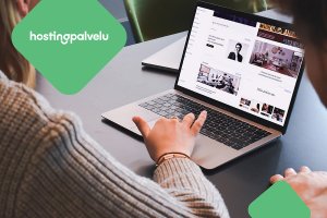 Kuvituskuva, jossa nainen käyttää kotisivukonetta.